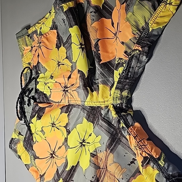 Ocean Earth small orange and yellow swim shorts - Picture 5 of 6